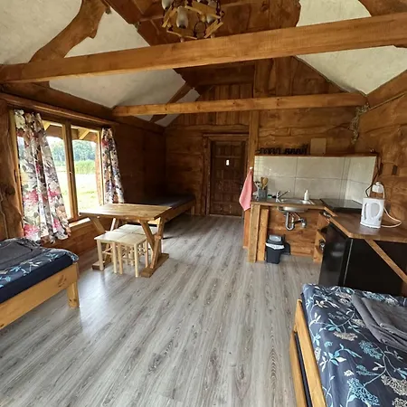 Domki Wedkarskie Nad Stawami Pirania Zagorz Exterior foto