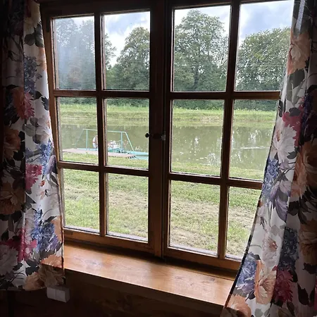 Domki Wedkarskie Nad Stawami Pirania Zagorz Exterior foto