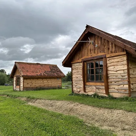 Domki Wedkarskie Nad Stawami Pirania Zagorz Exterior foto