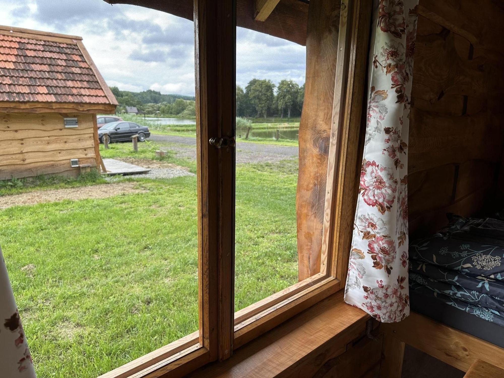 Wedkarskie Nad Stawami Pirania Ferienhaus *
