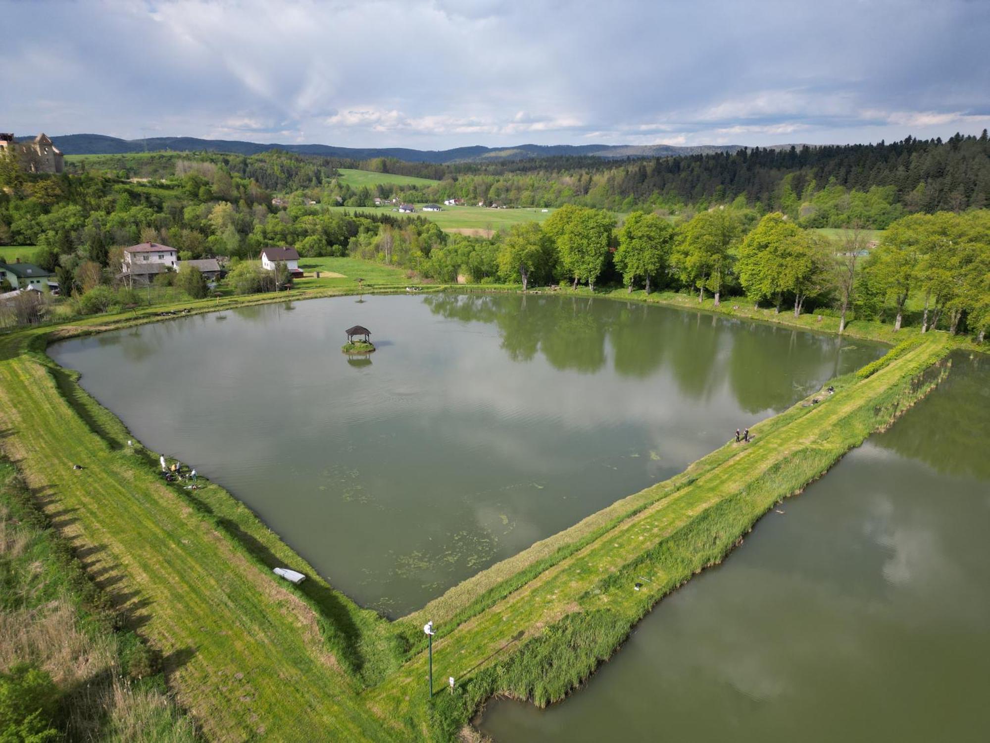Ferienhaus Wedkarskie Nad Stawami Pirania Zagorz